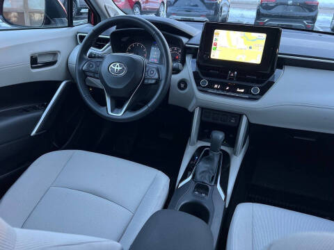 2024 Toyota Corolla Cross LE