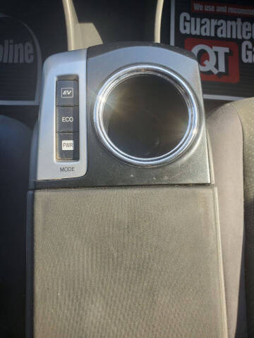 2012 Toyota Prius v Two