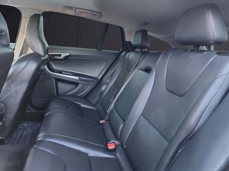 2017 Volvo V60 Cross Country T5 Premier