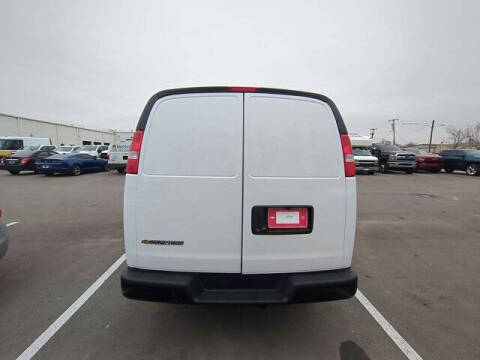 2025 Chevrolet Express 2500