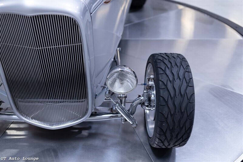 1932 Ford Roadster 12