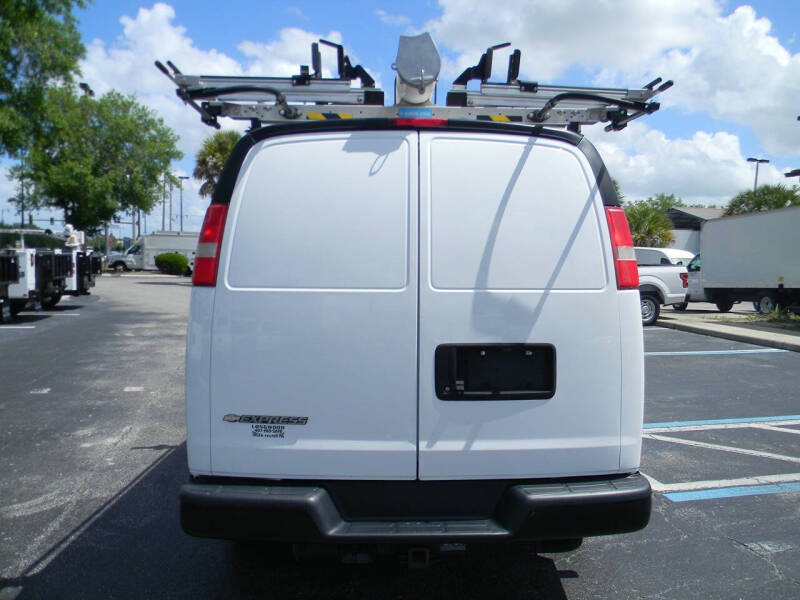 2017 Chevrolet Express 2500