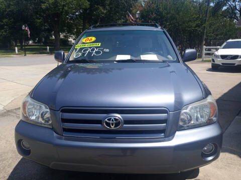 2006 Toyota Highlander for sale at ROBINSON AUTO BROKERS in Dallas NC