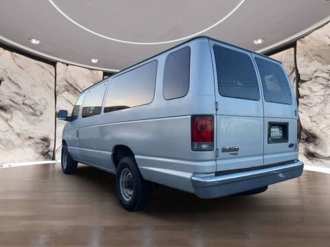 2006 Ford E-Series E-350 SD XLT