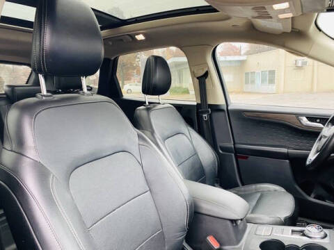 2020 Ford Escape Titanium