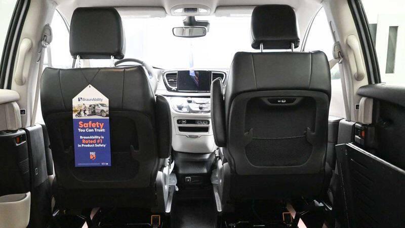 2024 Chrysler Pacifica Touring L