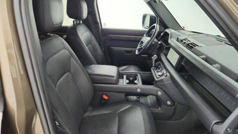 2024 Land Rover Defender 110 P400 X-Dynamic SE