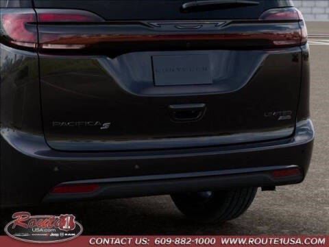 2027 Chrysler Pacifica Limited