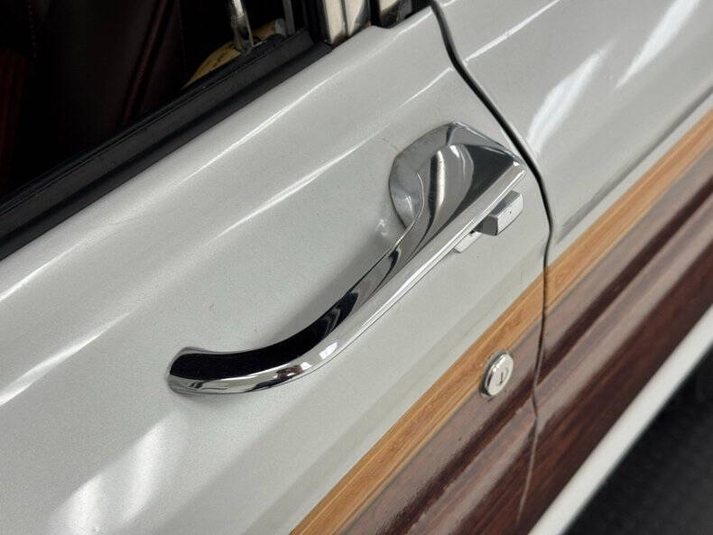 1988 Jeep Grand Wagoneer