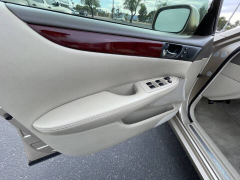 2004 Lexus ES 330