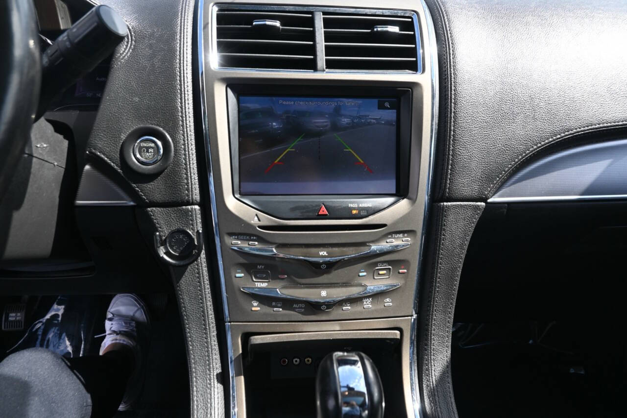 White 2013 Lincoln MKX Base AWD 4dr SUV 20