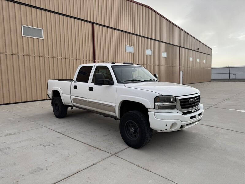 2006 GMC Sierra 2500HD for sale at Hoskins Trucks in Bountiful UT