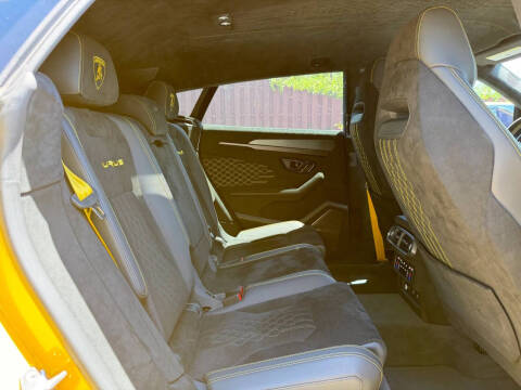 2023 Lamborghini Urus Performante