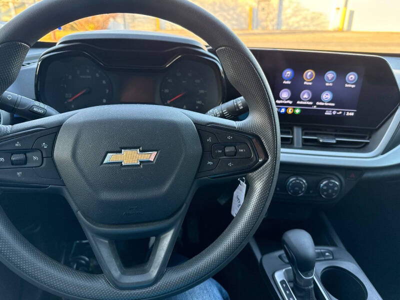 2025 Chevrolet Trax LS