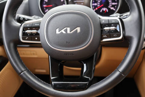 2022 Kia Carnival LX