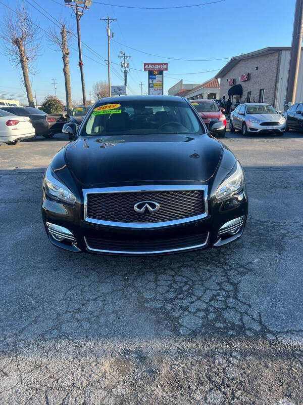 2017 Infiniti Q70 3.7