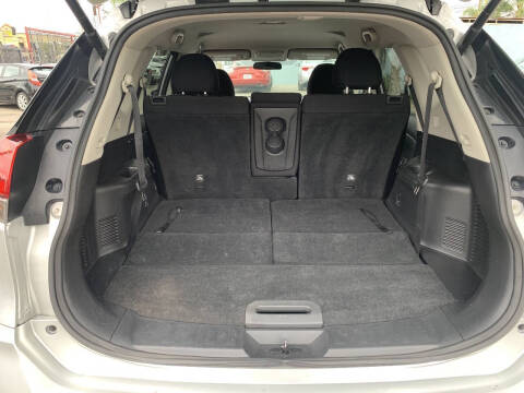 2017 Nissan Rogue SV