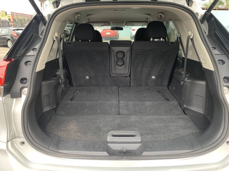 2017 Nissan Rogue SV