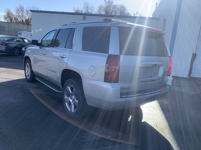 2018 Chevrolet Tahoe Premier photo 2