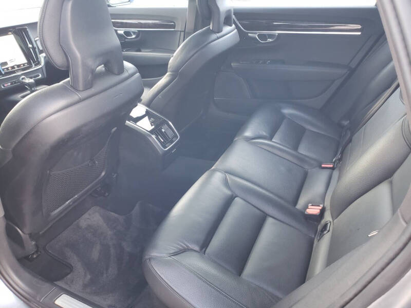 2018 Volvo S90 T6 Momentum