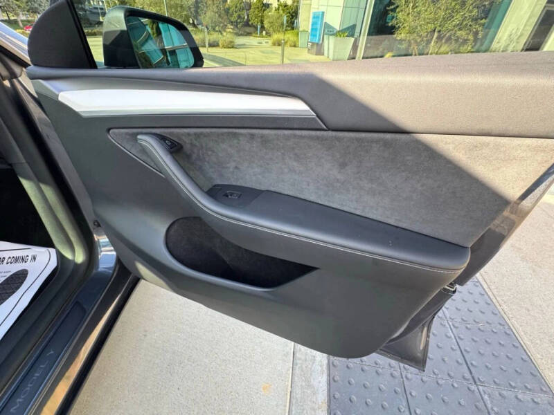 2023 Tesla Model Y Performance
