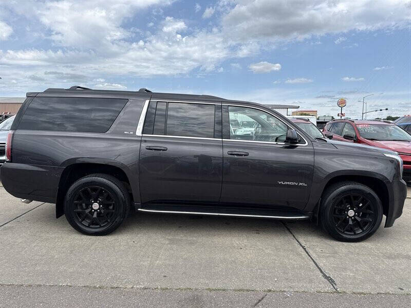2017 GMC Yukon XL SLE