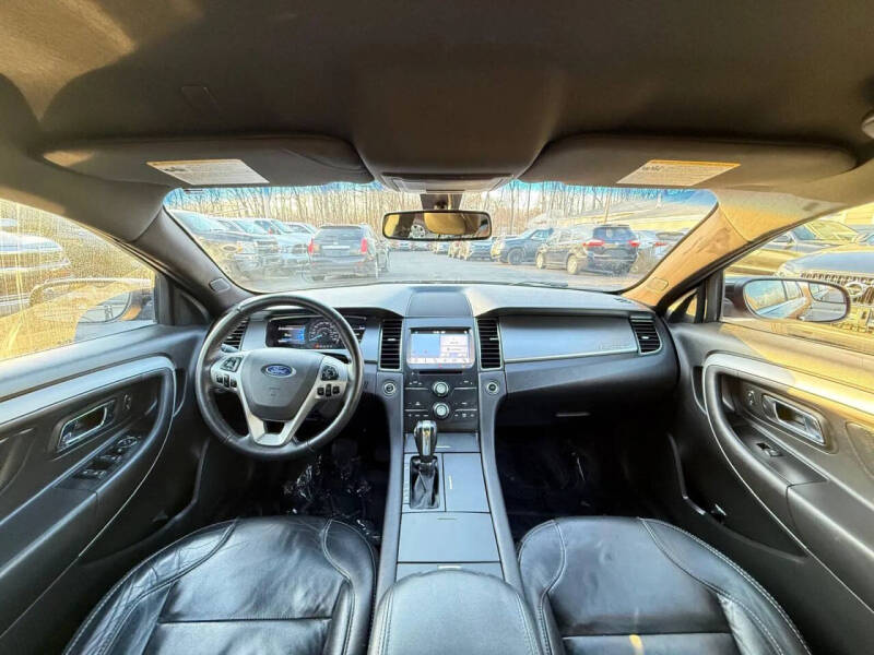 2016 Ford Taurus SEL