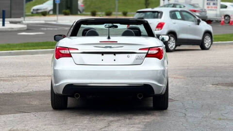 2011 Chrysler 200 Touring