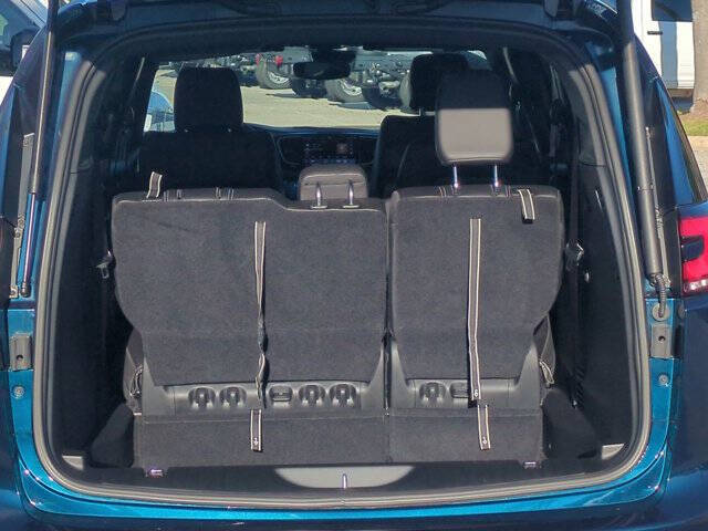 2025 Chrysler Pacifica Select