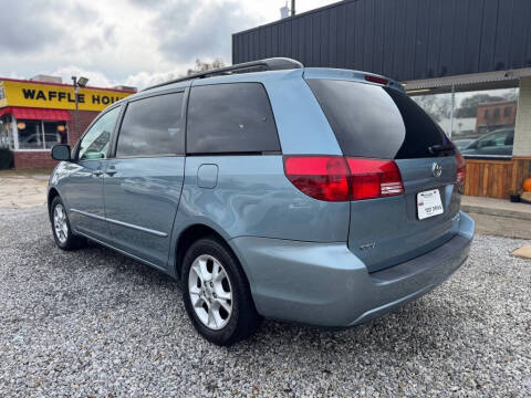 2005 Toyota Sienna LE 7 Passenger