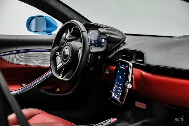 2024 McLaren Artura