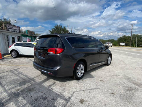 2017 Chrysler Pacifica Touring Plus
