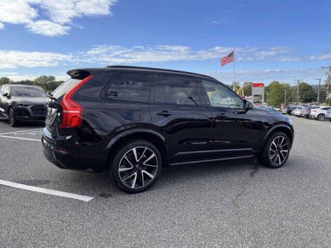 2023 Volvo XC90 Recharge T8 Ultimate Dark Theme