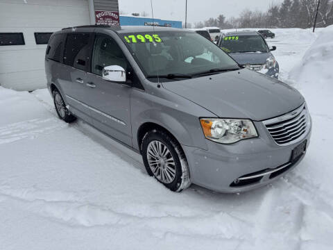 2013 Chrysler Town and Country for sale at Uptown Auto in Fulton NY