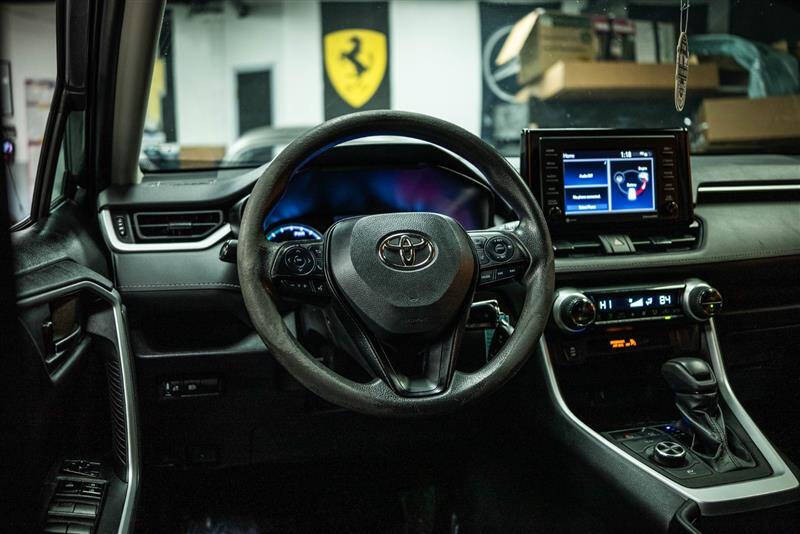 2022 Toyota RAV4 Hybrid LE