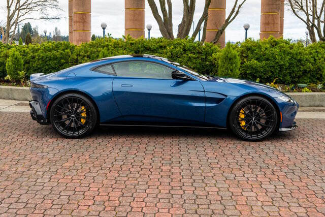 2022 Aston Martin Vantage 64