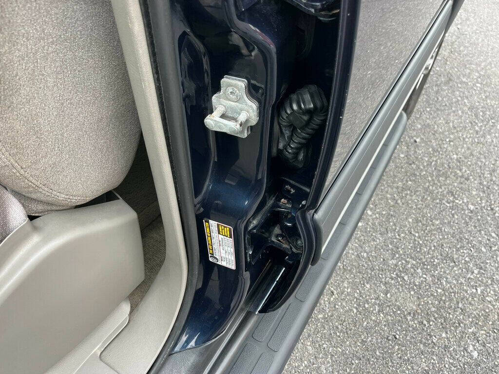 2005 Chevrolet Suburban 31