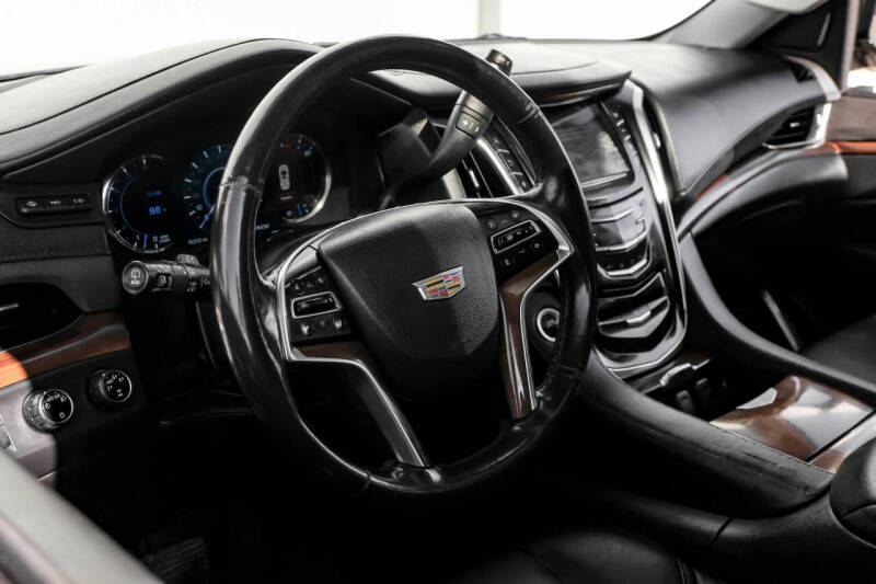 2016 Cadillac Escalade ESV Luxury Collection