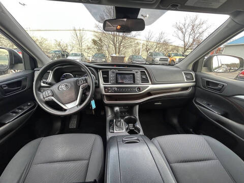 2019 Toyota Highlander LE