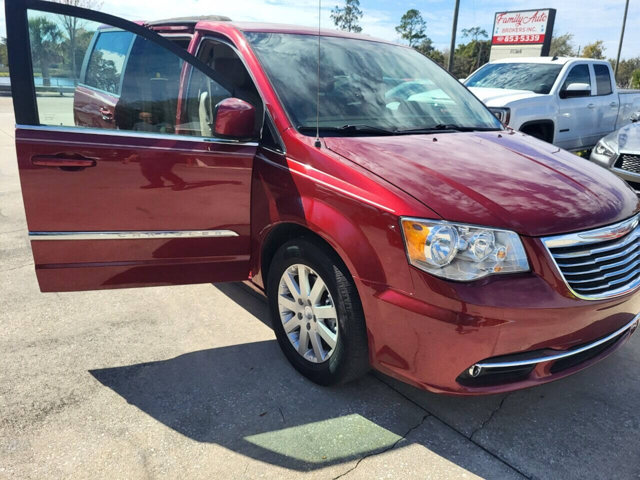 2016 Chrysler Town and Country for sale at FAMILY AUTO BROKERS in Longwood, FL