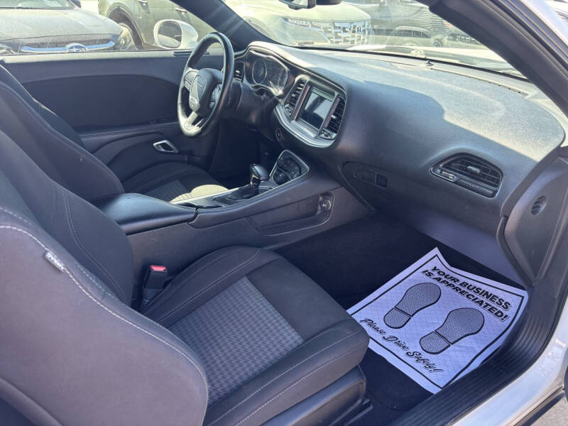 2022 Dodge Challenger SXT