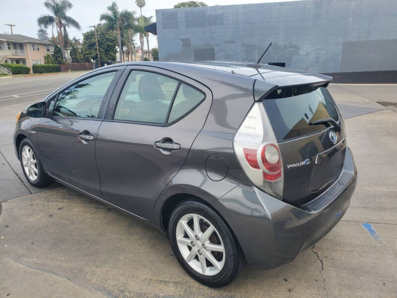2013 Toyota Prius c One