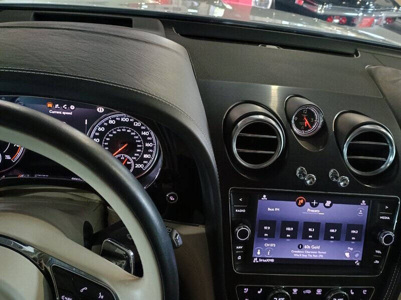 2019 Bentley Bentayga 44
