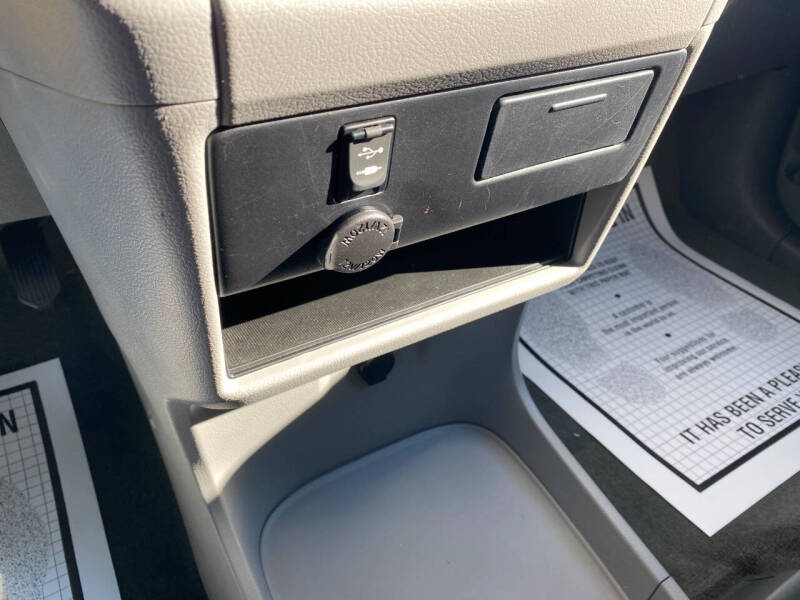 2017 Toyota Sienna LE 7-Passenger