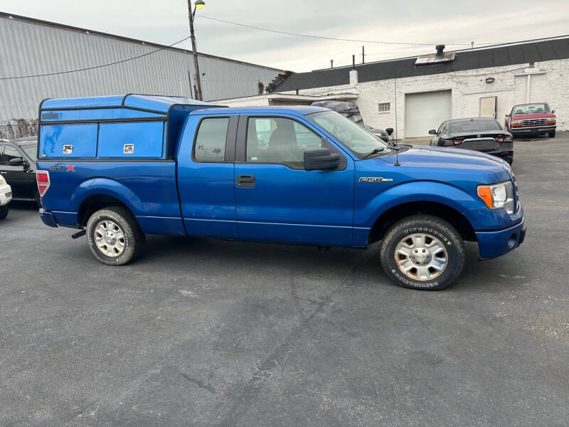 2009 Ford F-150 STX photo 28