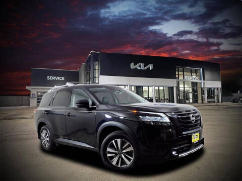 2023 Nissan Pathfinder SL