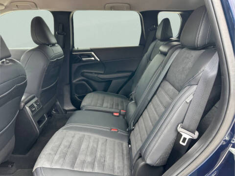 2024 Mitsubishi Outlander SE