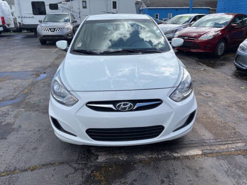 2013 Hyundai Accent GLS