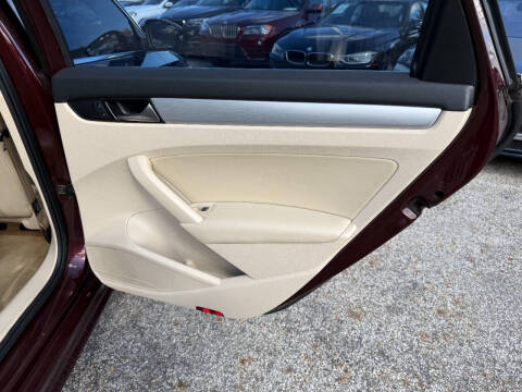 2013 Volkswagen Passat SE PZEV