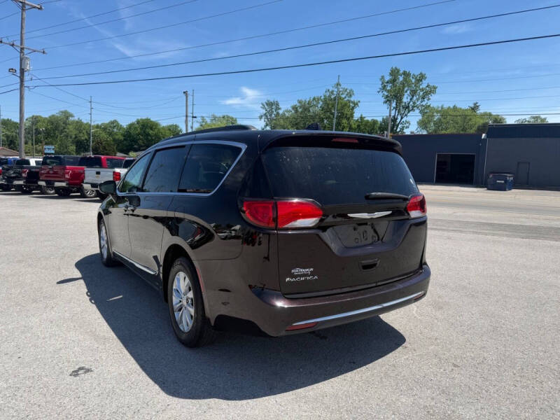2017 Chrysler Pacifica Touring Plus